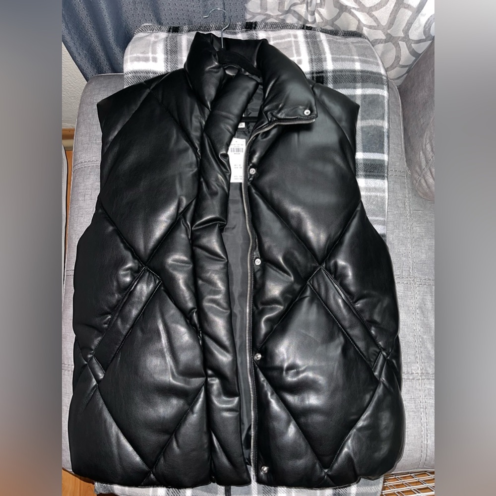 Abercrombie & Fitch Oversized Vegan Leather Quilted Vest